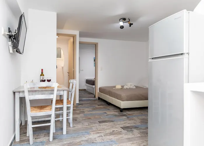 Depis Apartamento Naxos City