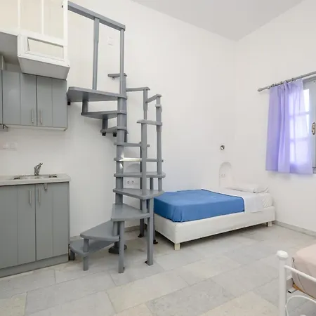 Depis & Apartamento Naxos City
